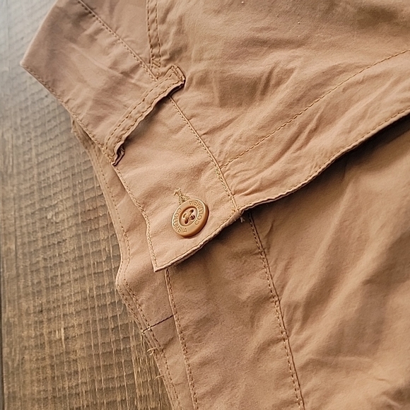 💥COLUMBIA sz 6 khaki shorts 4" inseam - Picture 2 of 5